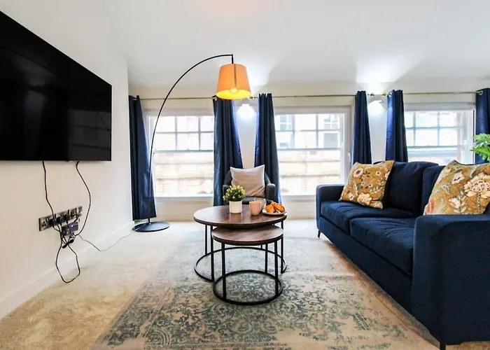 Luxurious 2 Bedroom Apartment In City Centre